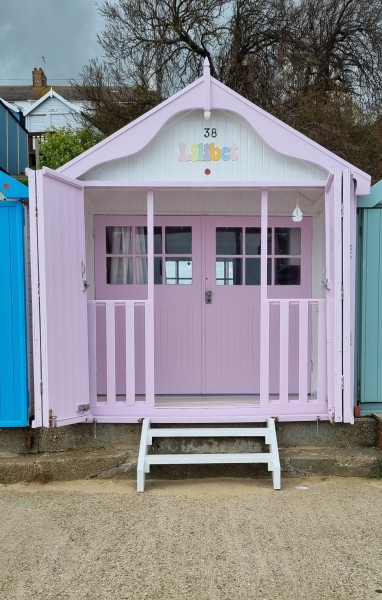 LILIBET GROUND FLOOR BEACH HUT (38A)